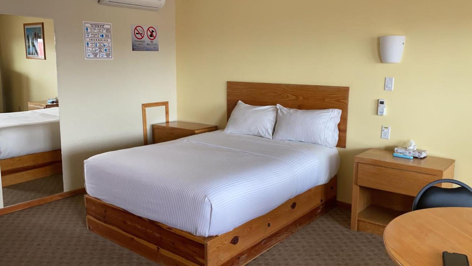La Huerta Inn & Suites Cuauhtémoc Cameră foto